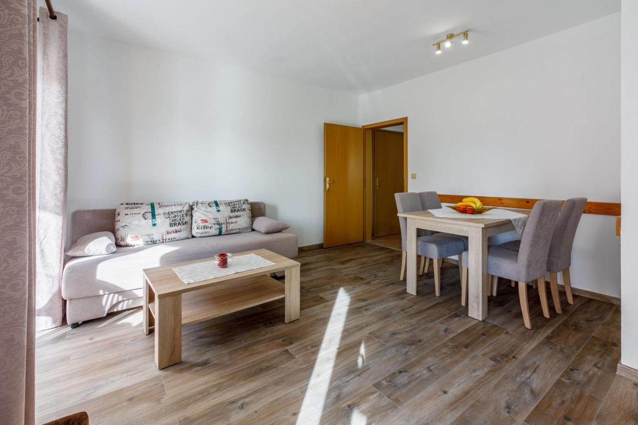 Apartments Kulas Novi Vinodolski Exterior photo
