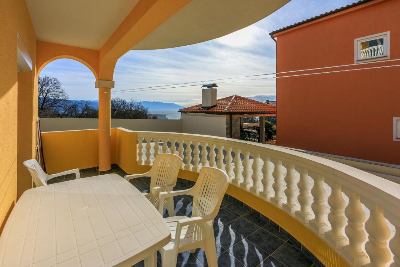 Apartments Kulas Novi Vinodolski Exterior photo
